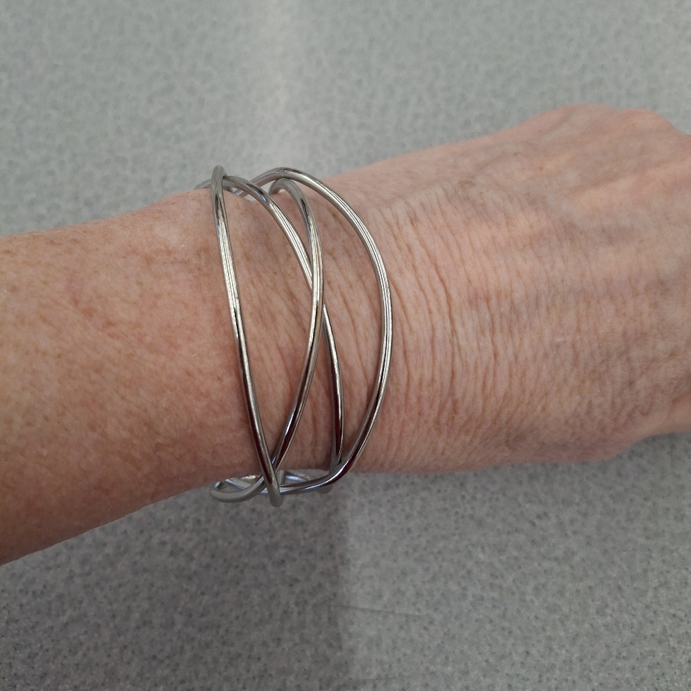 3 Bracelets - Picture 6 of 8